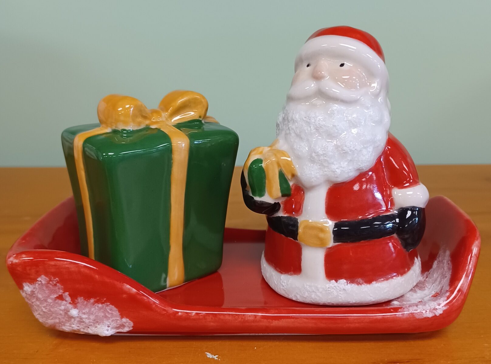 Santa and Present Salt and Pepper Set